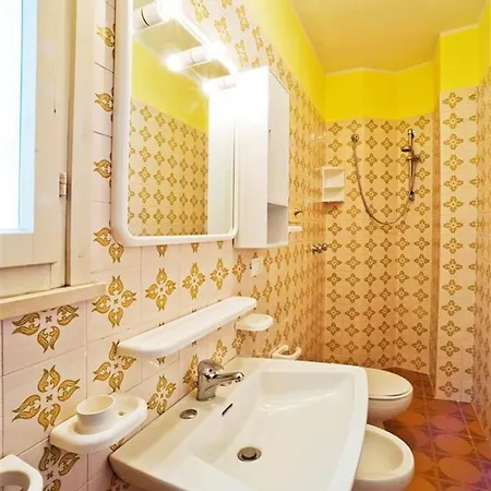 度假居 In 24575 *